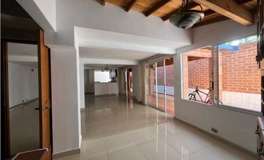 Se arrienda casa en la Estrella cerca al mall Guayabal