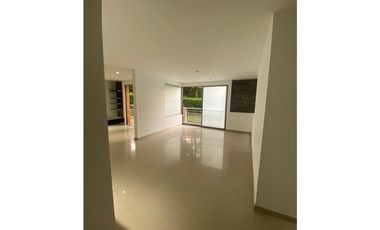 SE ARRIENDA APTO 1ER PISO LAGOS DEL POLO I