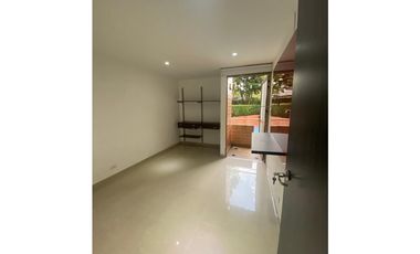 SE ARRIENDA APTO 1ER PISO LAGOS DEL POLO I