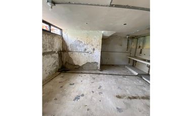 SE ARRIENDA LOCAL COMERCIAL EN GRANADA