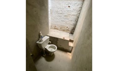 SE ARRIENDA LOCAL COMERCIAL EN GRANADA