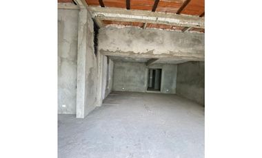 SE ARRIENDA LOCAL COMERCIAL EN GRANADA