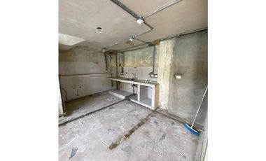 SE ARRIENDA LOCAL COMERCIAL EN GRANADA