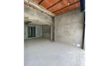 SE ARRIENDA LOCAL COMERCIAL EN GRANADA