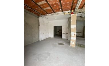 SE ARRIENDA LOCAL COMERCIAL EN GRANADA