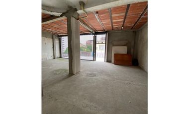 SE ARRIENDA LOCAL COMERCIAL EN GRANADA