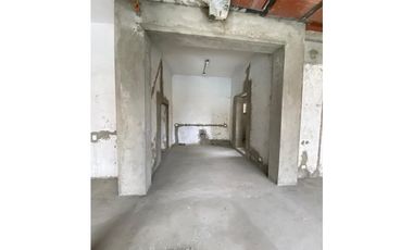 SE ARRIENDA LOCAL COMERCIAL EN GRANADA