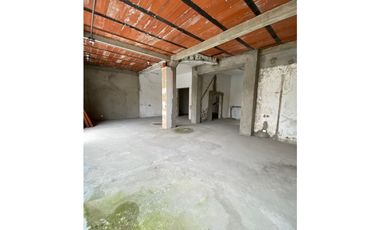 SE ARRIENDA LOCAL COMERCIAL EN GRANADA