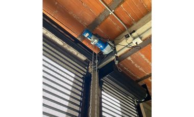 SE ARRIENDA LOCAL COMERCIAL EN GRANADA