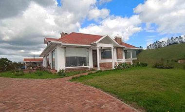 En venta Encantadora Finca en Zipacón, Cundinamarca