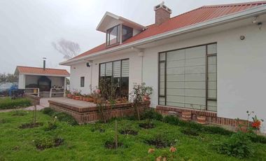 En venta Encantadora Finca en Zipacón, Cundinamarca