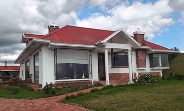 En venta Encantadora Finca en Zipacón, Cundinamarca