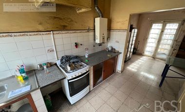 Casa en  Av. Libertador casi circunvalación - Santa Lucía - San Juan