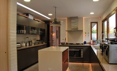 ESPECTACULAR CASA VENTA CON  SENSACIONAL VISTA ZAPALLAR