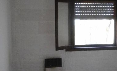 PH a refaccionar en venta - 2 Dormitorios 1 Baño - Berisso