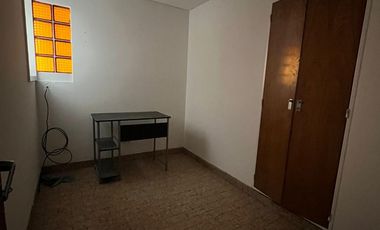 Departamento de 4 ambientes con cochera en