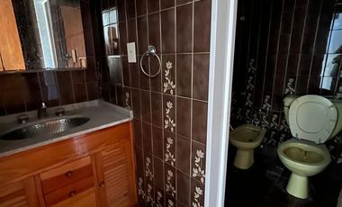 Departamento de 4 ambientes con cochera en