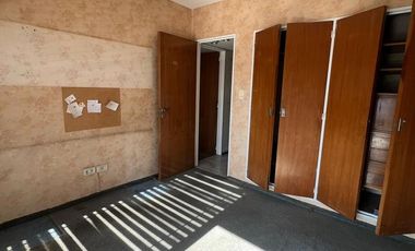 Departamento de 4 ambientes con cochera en