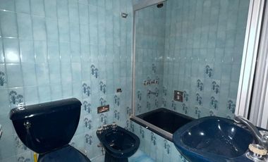Departamento de 4 ambientes con cochera en