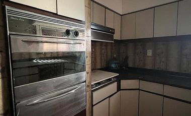 Departamento de 4 ambientes con cochera en