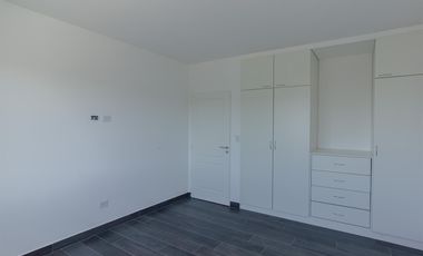Casa en alquiler en Vila Marina II 5 dormitorios más escritorio. Con Amarra