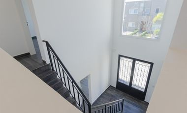Casa en alquiler en Vila Marina II 5 dormitorios más escritorio. Con Amarra