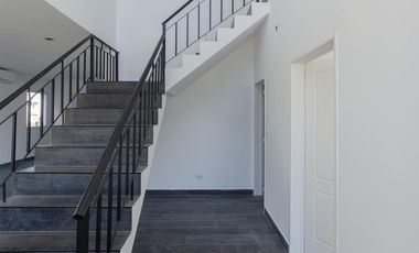 Casa en alquiler en Vila Marina II 5 dormitorios más escritorio. Con Amarra