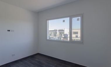 Casa en alquiler en Vila Marina II 5 dormitorios más escritorio. Con Amarra