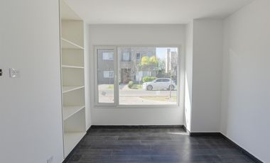 Casa en alquiler en Vila Marina II 5 dormitorios más escritorio. Con Amarra
