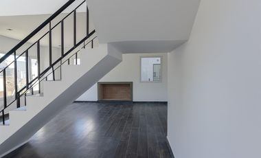 Casa en alquiler en Vila Marina II 5 dormitorios más escritorio. Con Amarra