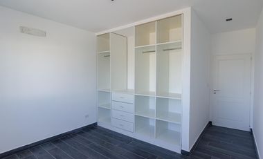 Casa en alquiler en Vila Marina II 5 dormitorios más escritorio. Con Amarra