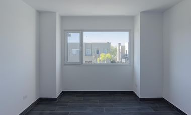 Casa en alquiler en Vila Marina II 5 dormitorios más escritorio. Con Amarra