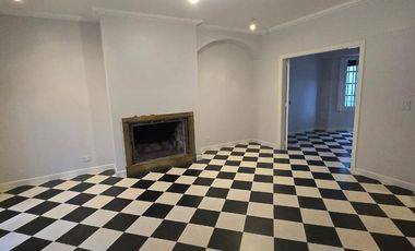 Casa en alquiler en Lomas de San Isidro 3 dormitorios