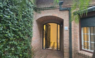 Casa en alquiler en Lomas de San Isidro 3 dormitorios
