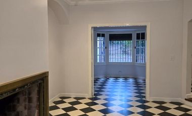 Casa en alquiler en Lomas de San Isidro 3 dormitorios