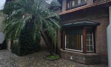 Casa en alquiler en Lomas de San Isidro 3 dormitorios