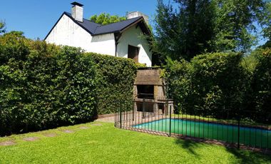 Casa en alquiler en Lomas de San Isidro 3 dormitorios