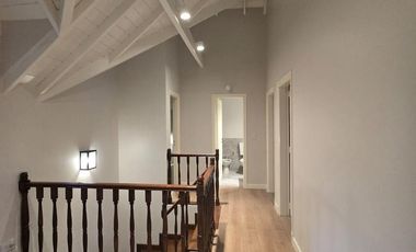 Casa en alquiler en Lomas de San Isidro 3 dormitorios