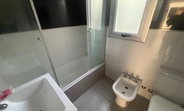 Casa en  alquiler de 3 dormitorios con pileta