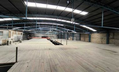 Bodega Comercial de 1,838 m2 en Renta Ubicada en la Glorieta Niños Héroes, GDL