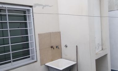 Departamento 2 ambientes en Planta Baja en Pequeño Complejo.
