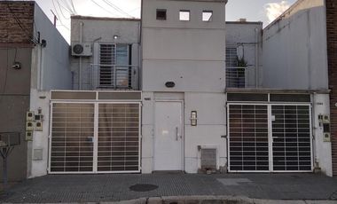 Departamento 2 ambientes en Planta Baja en Pequeño Complejo.