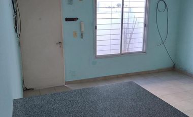 Departamento 2 ambientes en Planta Baja en Pequeño Complejo.