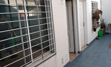 Departamento 2 ambientes en Planta Baja en Pequeño Complejo.