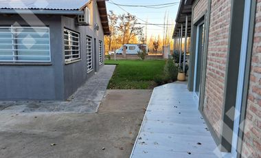 Se alquila, Casa de 3 dormitorios Equipada, B. Renke, Plottier