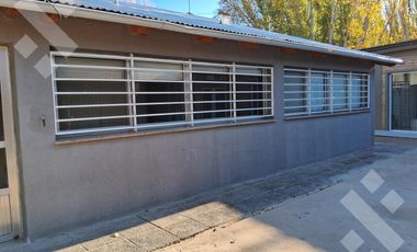 Se alquila, Casa de 3 dormitorios Equipada, B. Renke, Plottier