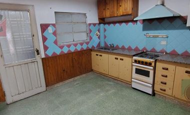 Casa 3 Ambientes en Alquiler Lanus Oeste