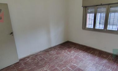 Casa 3 Ambientes en Alquiler Lanus Oeste