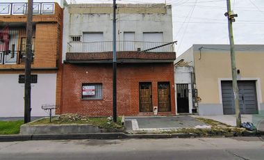 Casa 3 Ambientes en Alquiler Lanus Oeste