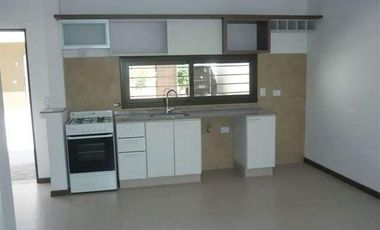 Casa en alquiler de tres dormitorios, housing, zona norte, Córdoba